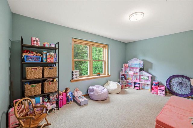 W280N8123 Black Diamond COURT, Hartland, WI 53029