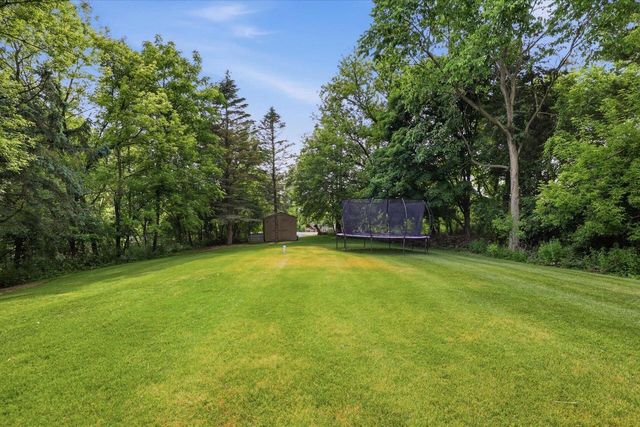 W280N8123 Black Diamond COURT, Hartland, WI 53029
