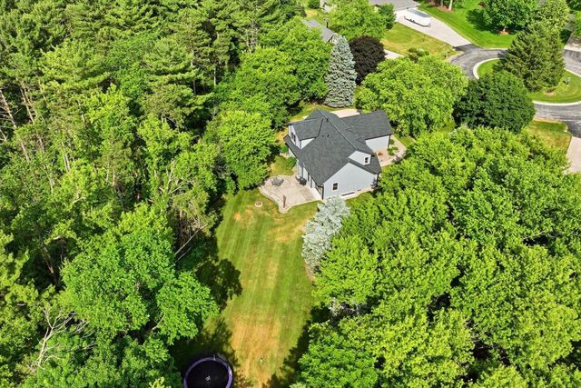 W280N8123 Black Diamond COURT, Hartland, WI 53029
