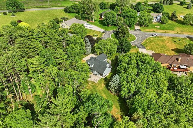 W280N8123 Black Diamond COURT, Hartland, WI 53029