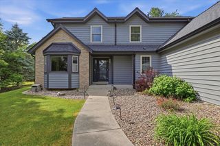 W280N8123 Black Diamond COURT, Hartland, WI 53029