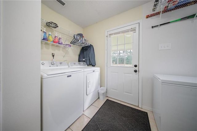 6911 Ching Lynch Road, Mobile, AL 36618