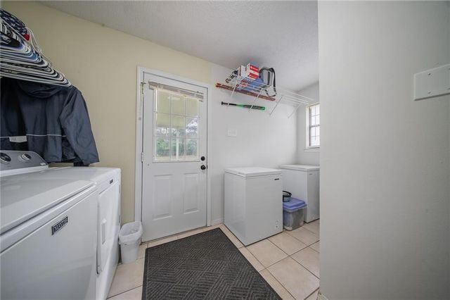 6911 Ching Lynch Road, Mobile, AL 36618