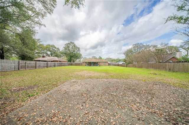 6911 Ching Lynch Road, Mobile, AL 36618