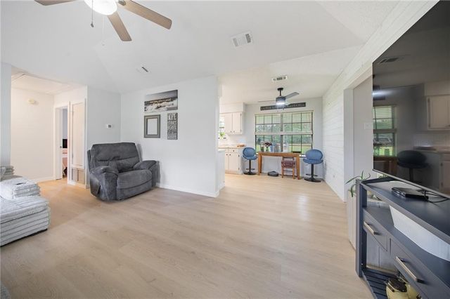 6911 Ching Lynch Road, Mobile, AL 36618