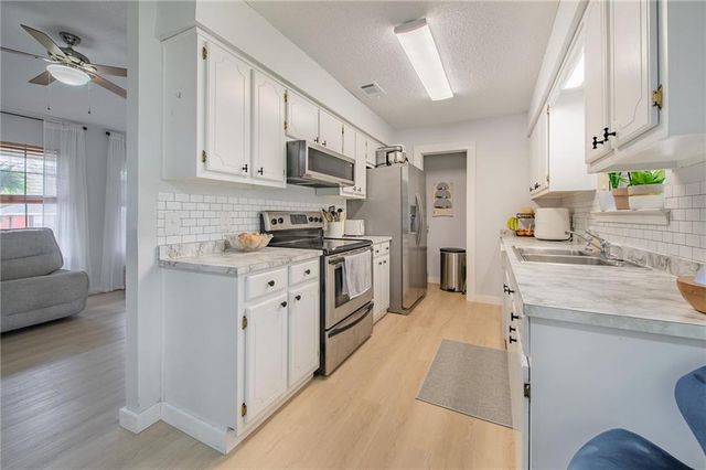 6911 Ching Lynch Road, Mobile, AL 36618