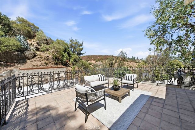9624 Highland Gorge Drive, Beverly Hills, CA 90210
