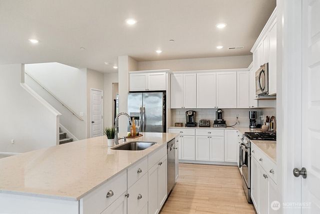 1235 Panoramic Loop, Bremerton, WA 98312