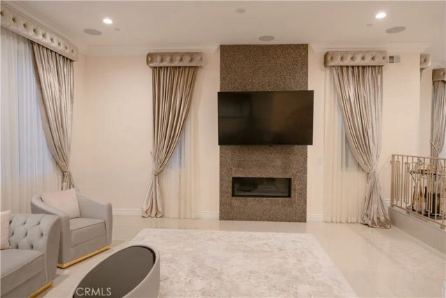 1135 E Verdugo Avenue, Burbank, CA 91501