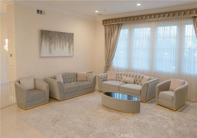1135 E Verdugo Avenue, Burbank, CA 91501