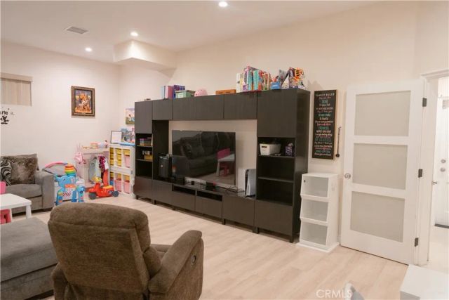 1135 E Verdugo Avenue, Burbank, CA 91501