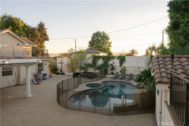 1135 E Verdugo Avenue, Burbank, CA 91501