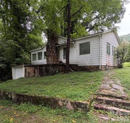 912 Halstead Boulevard 1-8, Hendersonville, NC 28791