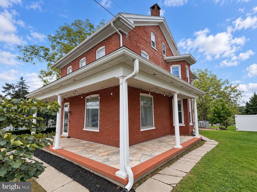 90 N REAMSTOWN RD, Stevens, PA 17578