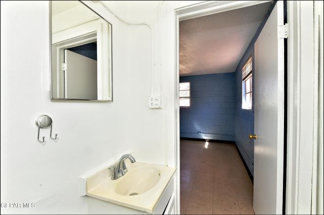 8058 Gilbert Drive, El Paso, TX 79907