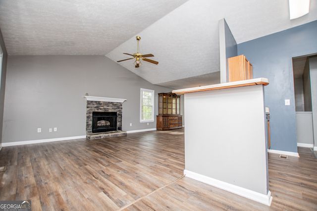44 Greystone Lane NW, Cartersville, GA 30121