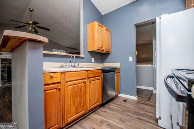 44 Greystone Lane NW, Cartersville, GA 30121