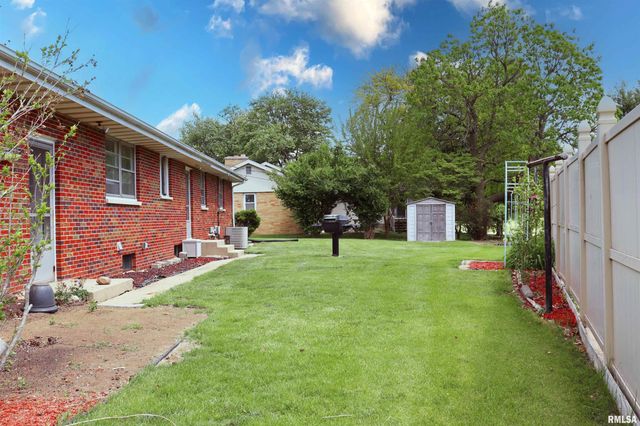 410 WILSHIRE Drive, Washington, IL 61571