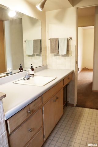 410 WILSHIRE Drive, Washington, IL 61571