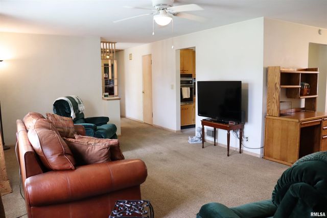 410 WILSHIRE Drive, Washington, IL 61571