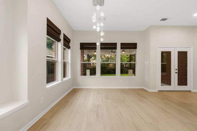 7 Lovenote Court, The Woodlands, TX 77382