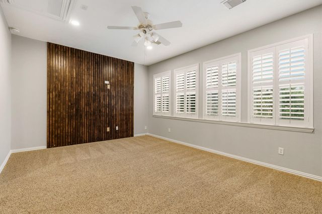 7 Lovenote Court, The Woodlands, TX 77382