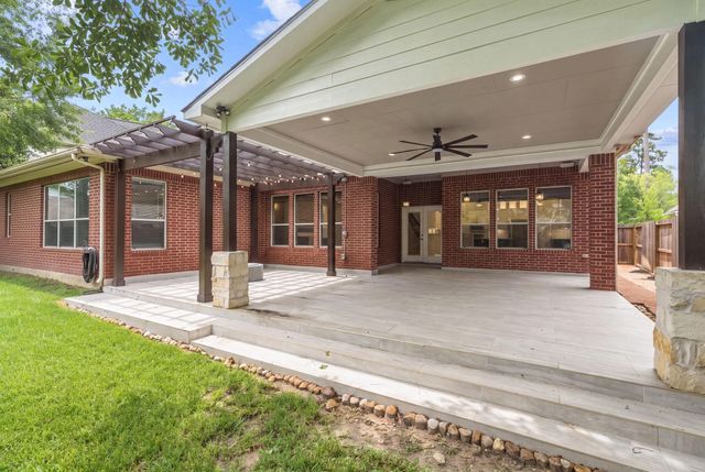 7 Lovenote Court, The Woodlands, TX 77382