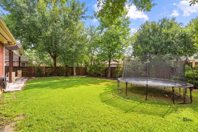 7 Lovenote Court, The Woodlands, TX 77382