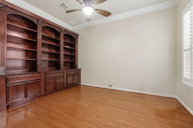 7 Lovenote Court, The Woodlands, TX 77382