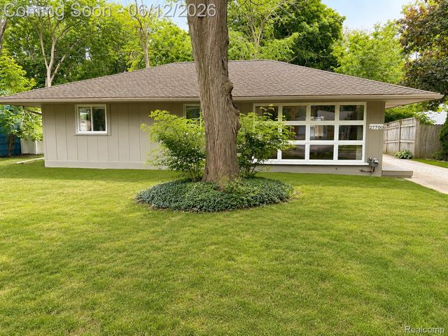 27700 Lexington Parkway, Southfield, MI 48076
