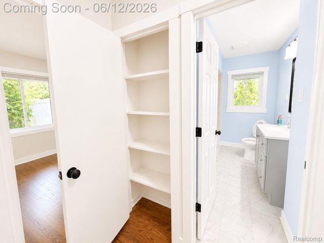 27700 Lexington Parkway, Southfield, MI 48076