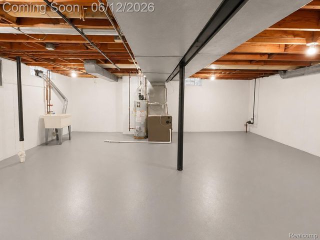 27700 Lexington Parkway, Southfield, MI 48076