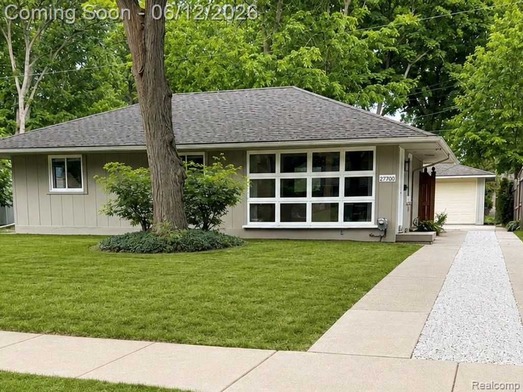 27700 Lexington Parkway, Southfield, MI 48076