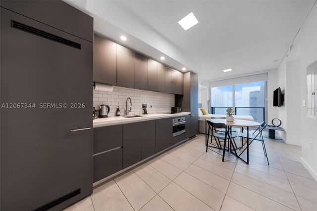 227 NE 2nd St 3107, Miami, FL 33132