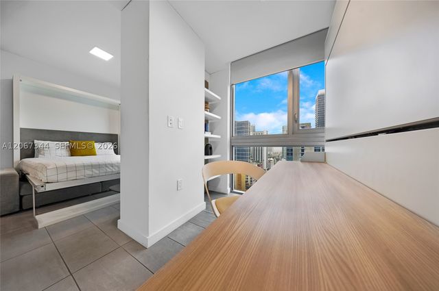 227 NE 2nd St 3107, Miami, FL 33132