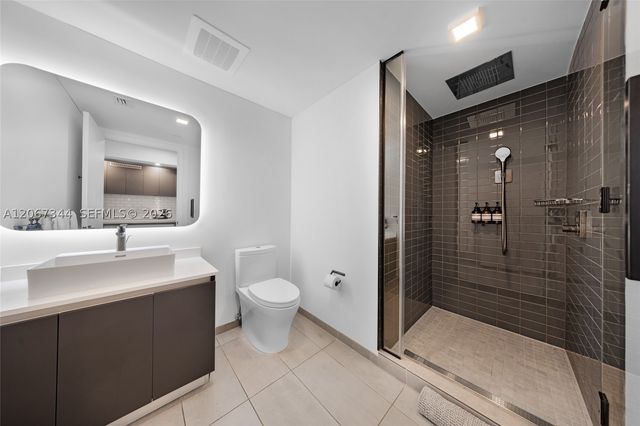 227 NE 2nd St 3107, Miami, FL 33132