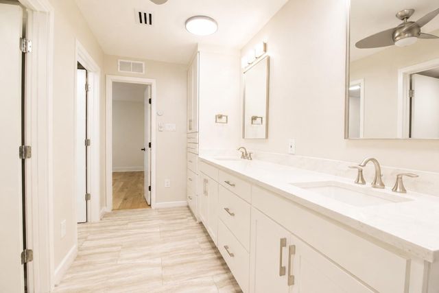 15 Mallard Glen Place, The Woodlands, TX 77381