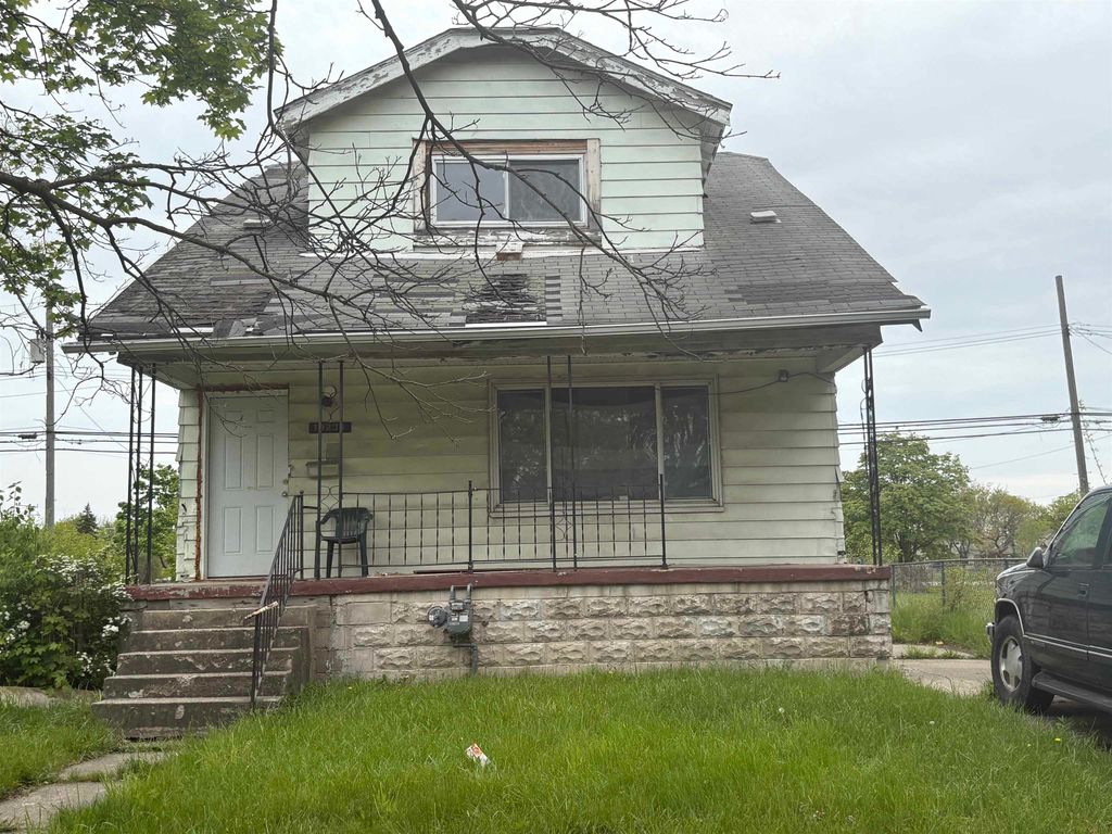 19234 Omira Street, Highland Park, MI 48203