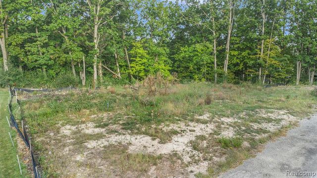 62 Preserve Drive, Fenton, MI 48430