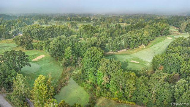 62 Preserve Drive, Fenton, MI 48430