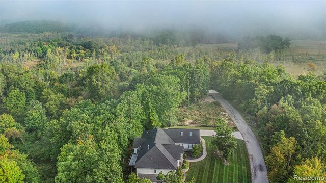 62 Preserve Drive, Fenton, MI 48430