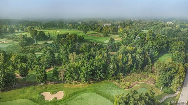 62 Preserve Drive, Fenton, MI 48430