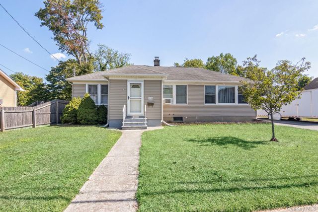 1333 Richland Boulevard, Bay Shore, NY 11706