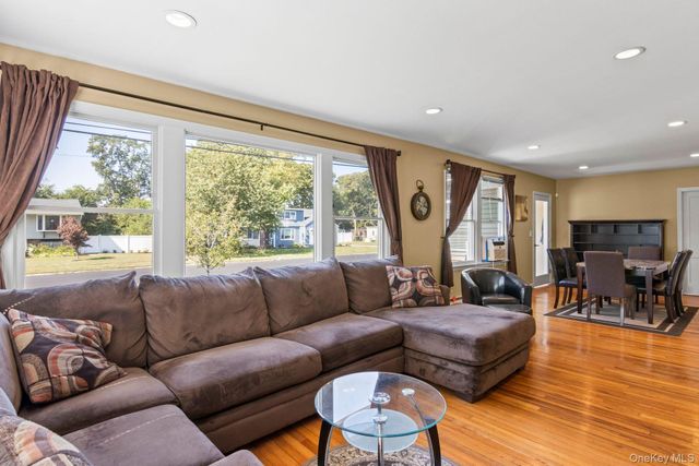 1333 Richland Boulevard, Bay Shore, NY 11706