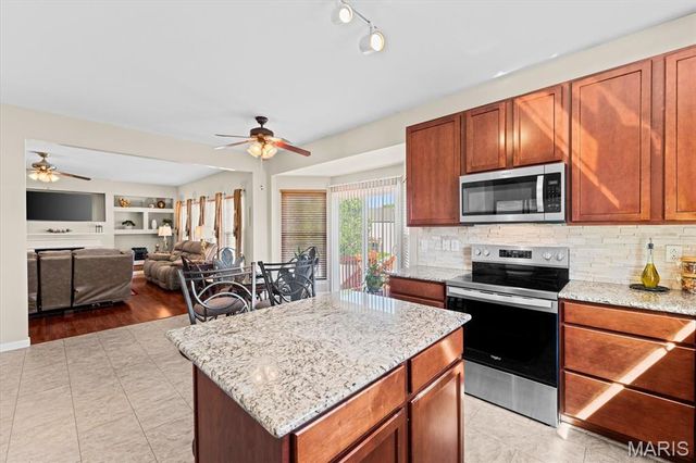 915 Red Scarlet Court, Shiloh, IL 62221