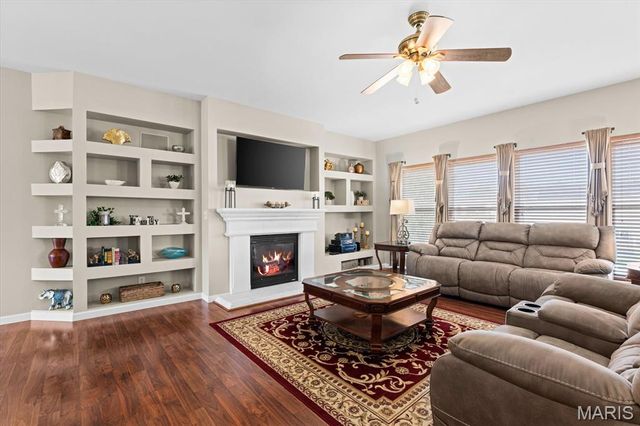 915 Red Scarlet Court, Shiloh, IL 62221