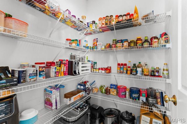 915 Red Scarlet Court, Shiloh, IL 62221