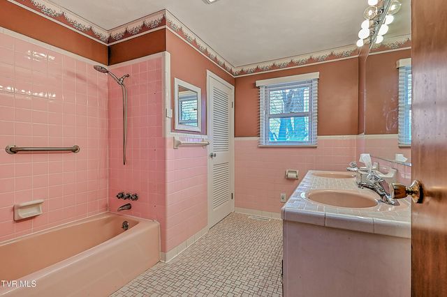 420 Terry Drive, Bristol, VA 24201