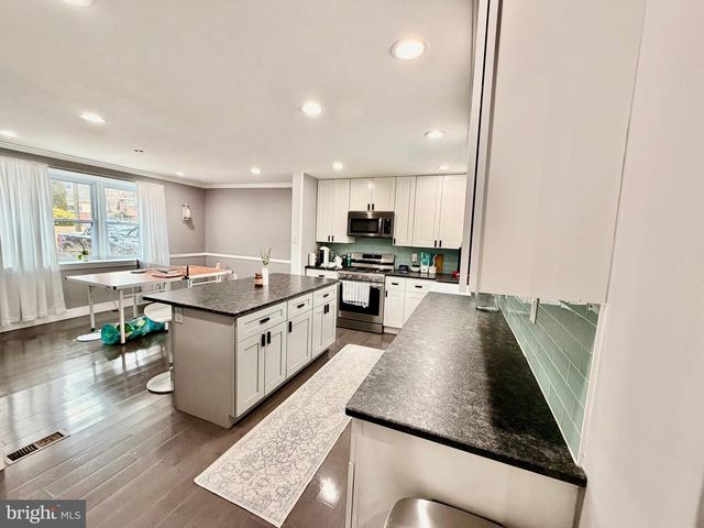 901 COOKE LN, Norristown, PA 19401