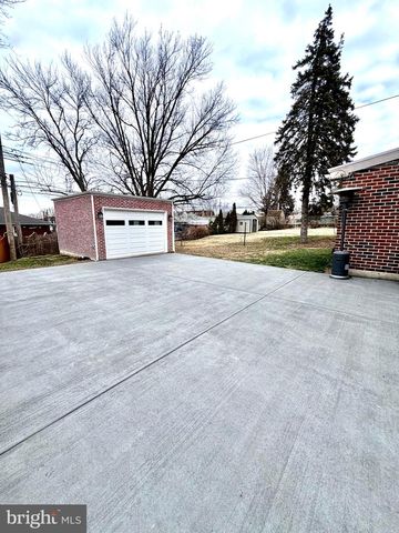 901 COOKE LN, Norristown, PA 19401